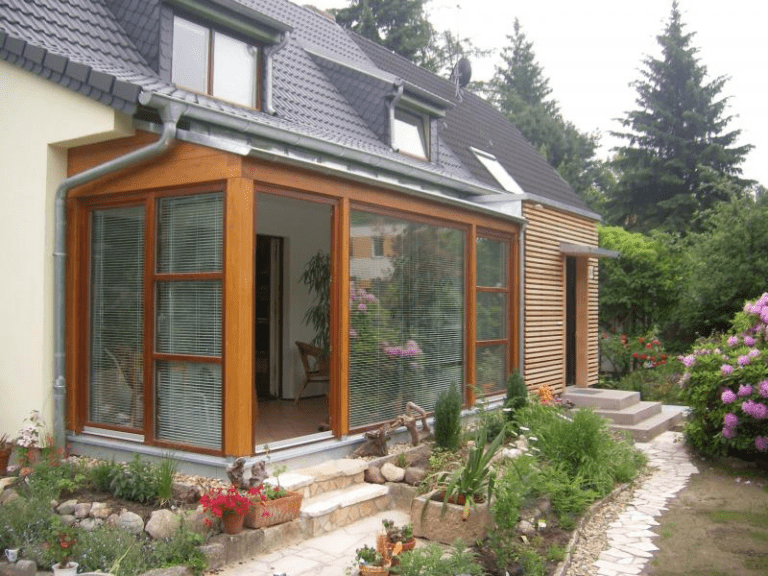 Wohnraum mit Blick in die Natur