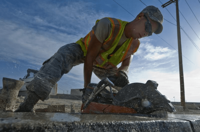 Sicherheitsmaßnahmen auf einer Baustelle